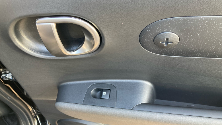 Hyundai INSTER 85kW 02 49kWh 5dr Auto Electric Hatchback